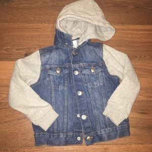 H&M Boys size 5-6 Jean jacket/sweatshirt layered